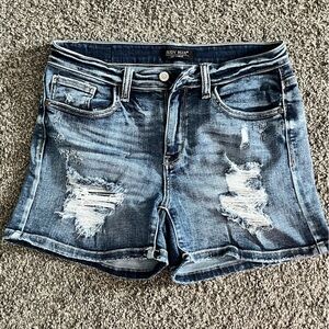 Woman’s Judy Blue Jean shorts size Medium